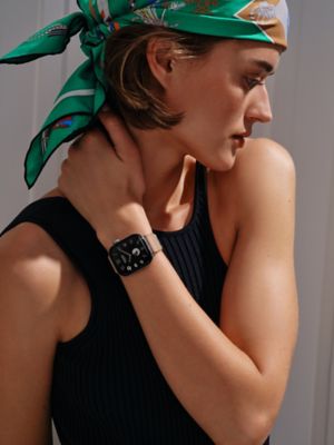 Series&nbsp;12 case & Band Apple Watch Hermès Single Tour 42&nbsp;mm Toile H, View: Worn, worn, view 2 of 4