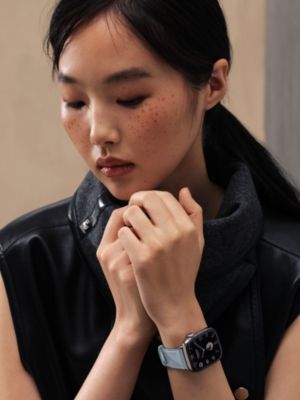 Series&nbsp;12 case & Band Apple Watch Hermès Single Tour 42&nbsp;mm, View: Worn, worn, view 2 of 4