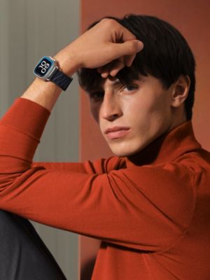 Ultra 4 case & Band Apple Watch Hermès Ultra Single Tour 49&nbsp;mm En Mer, View: Worn, worn, view 2 of 4