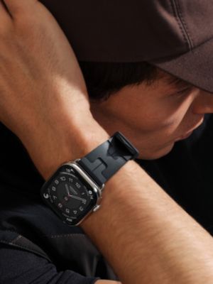 Series&nbsp;12 case & Band Apple Watch Hermès Single Tour 46&nbsp;mm Deployment Buckle Kilim, View: Worn, worn, view 2 of 4