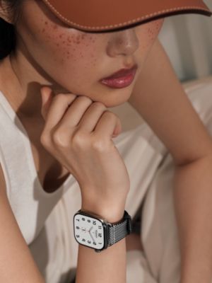 Series&nbsp;12 case & Band Apple Watch Hermès Single Tour 42&nbsp;mm Toile H, View: Worn, worn, view 2 of 3