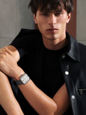Series&nbsp;12 case & Band Apple Watch Hermès Single Tour 46&nbsp;mm Toile H, View: Worn, worn, view 2 of 3