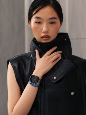 Series&nbsp;12 case & Band Apple Watch Hermès Double Tour 42&nbsp;mm Attelage Animaux Bandana, View: Worn, worn, view 2 of 4
