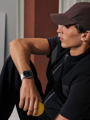 Ultra 4 case & Band Apple Watch Hermès Single Tour 49&nbsp;mm Scub'H Diving, View: Worn, worn, view 2 of 4