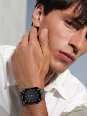 Series&nbsp;12 case & Band Apple Watch Hermès Single Tour 46&nbsp;mm, View: Worn, worn, view 2 of 3