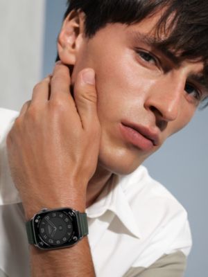 Series&nbsp;12 case & Band Apple Watch Hermès Single Tour 46&nbsp;mm, View: Worn, worn, view 2 of 3