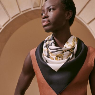 HERMES エルメス カレ90 スカーフ ねじ込ん 美品 ブラック/マルチ  