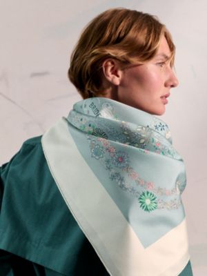 Brides de Gala en Fleurs 스카프 90, 보기: 이미지: 제품 착용 이미지, worn, 2개 중 3번째 보기