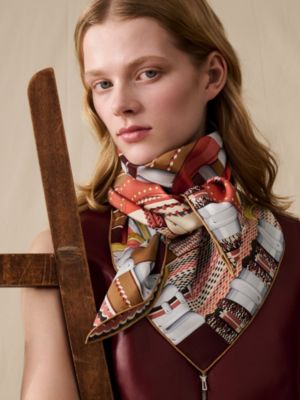 Flora y Plata scarf 90, View: Worn, worn, view 2 of 3