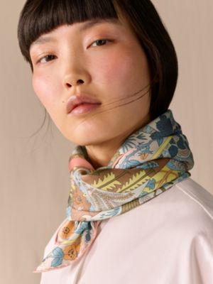 Dans les Bras de Selene scarf 90, View: Worn, worn, view 2 of 3