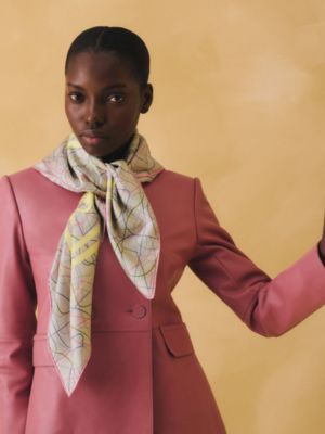 Brides de Gala au Fil de Soie scarf 90, View: Worn, worn, view 2 of 3
