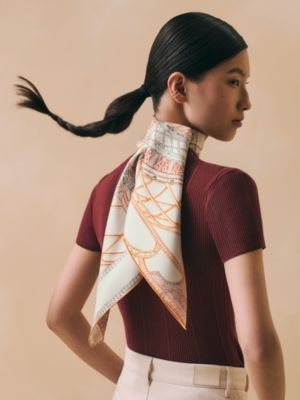 Chevaux d'Hephaistos scarf 90, View: Worn, worn, view 2 of 4