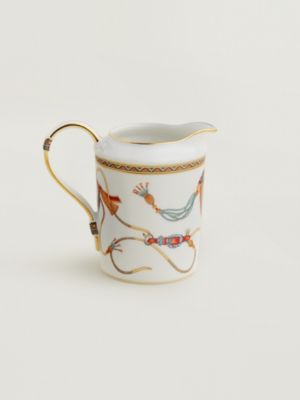 Cheval d'Orient 크리머잔, 보기: 앞, front, 3개 중 3번째 보기