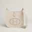 Evelyne III 29 bag, craie