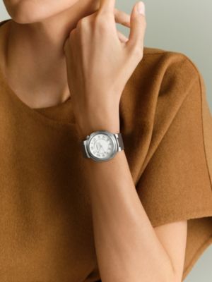 Hermes Cut 라지 모델 36mm 싱글 투어 워치 스트랩, 보기: 이미지: 제품 착용 이미지, worn, 3개 중 3번째 보기