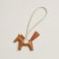 Rodeo PM charm, gold/pain d'épice/craie