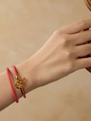レザーブレスレット 《グレナン》 ドゥブルトゥール, イメージ: 着用例, worn, ビュー2の2