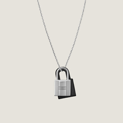 Curiosite Mousqueton necklace | Hermès USA