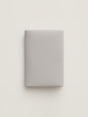 gris perle