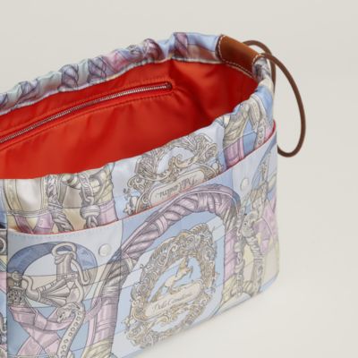 HERMES 新作⭐︎レア　チャーム 新作！】 レア！レザー仕立ての人型 Hermes Artificerチャーム (HERMES