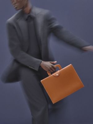 Tribune 브리프케이스, 보기: 이미지: 제품 착용 이미지, worn, 5개 중 5번째 보기