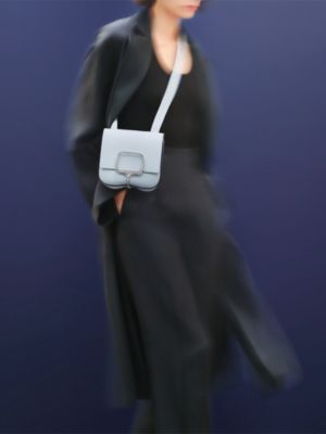 Hermès Della Cavalleria 미니 백 II, 보기: 이미지: 제품 착용 이미지, worn, 6개 중 6번째 보기