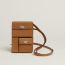 Kelly Multipocket To Go pouch, gold