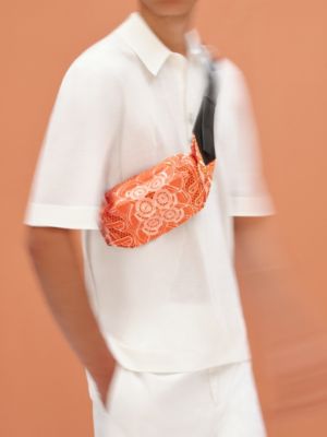 Banasilk belt bag, View: Worn, worn, view 4 of 5
