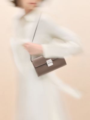 Charniere To Go pouch, View: Worn, worn, view 4 of 4