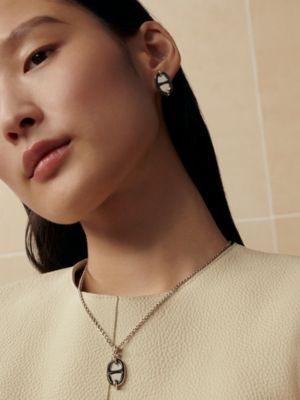 Mini Maillon earrings, View: Worn, worn, view 2 of 2
