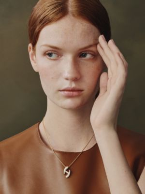 Collana Chaîne d’H, modello piccolo, Vista: Immagine prodotto indossato, worn, vista 2 su 3