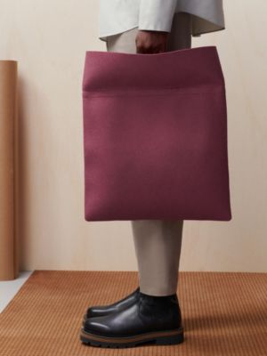 バッグ 《ラ・マン・ダン・ル・サック》, イメージ: 着用例, worn, ビュー3の6