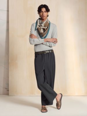 Pour Sortir 100方巾, 檢視: 佩戴, worn, 檢視共2張圖片的第3張