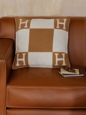 Avalon pillow, small model, View: front, front, view 2 of 4