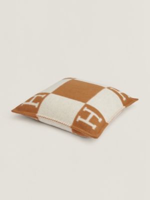 Avalon pillow, small model, View: front, front, view 4 of 4
