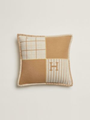 Coussin Avalon Cabriole, Vue: vue de face, front, vue 3 sur 4