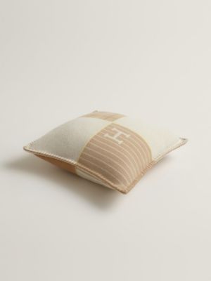 Coussin Avalon Cabriole, Vue: vue de face, front, vue 4 sur 4