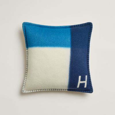 H Pythagore pillow