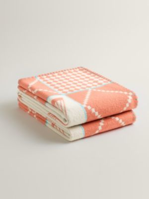 Avalon Animaux Nattes blanket, View: Folded, folded, view 4 of 5