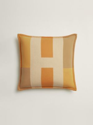 H Horizon pillow