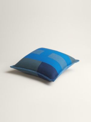 H Horizon pillow, View: front, front, view 3 of 3