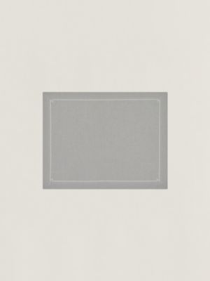 gris acier