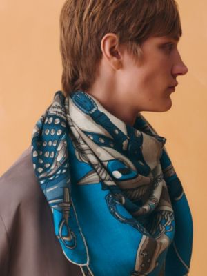 Cheval Heavy Metal scarf 100, View: Worn, worn, view 2 of 3