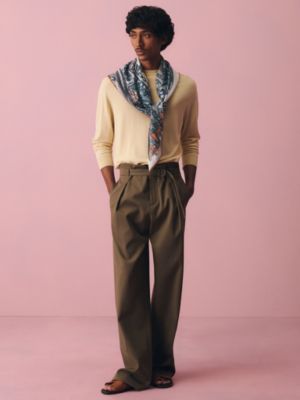 Cheval Heavy Metal 100方巾, 檢視: 佩戴, worn, 檢視共2張圖片的第3張