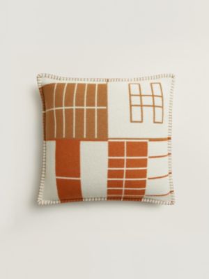 Atelier d'Artiste pillow