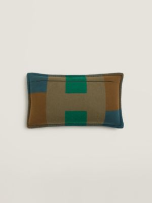 H Horizon pillow, small model, View: Back, back, view 3 of 4
