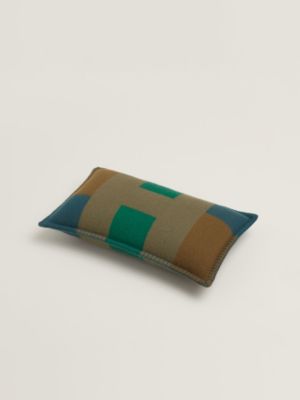 H Horizon pillow, small model, View: front, front, view 4 of 4