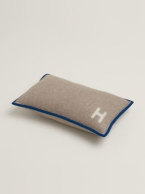 Atmos neck support pillow, View: front, front, view 3 of 5