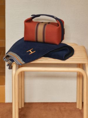 Bride-a-Brac Sellier case, small model, View: front, front, view 4 of 4