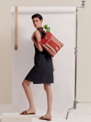 Bell tote bag, View: Worn, worn, view 2 of 11